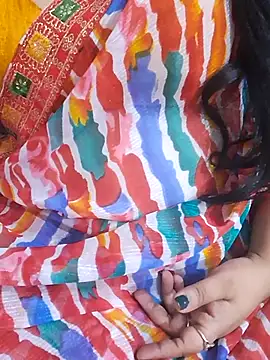 Snapshot of desiriya14 chatting on 6, 4, 2026 desiriya14 online show from 6, 4, 2026