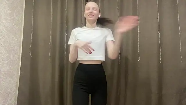 Snapshot of Cleonoth2o chatting on 9, 4, 2026 Cleonoth2o online show from 9, 4, 2026