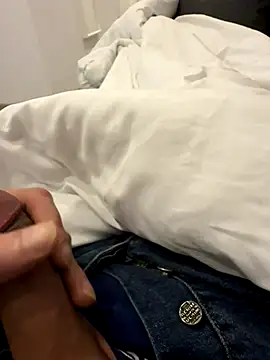 Snapshot of doble_19 chatting on 18, 12, 2025 doble 19 online show from 18, 12, 2025