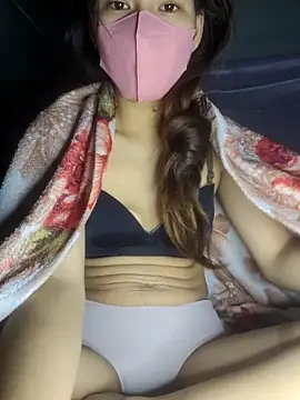 Snapshot of polly_chan chatting on 15, 12, 2025 polly chan online show from 15, 12, 2025