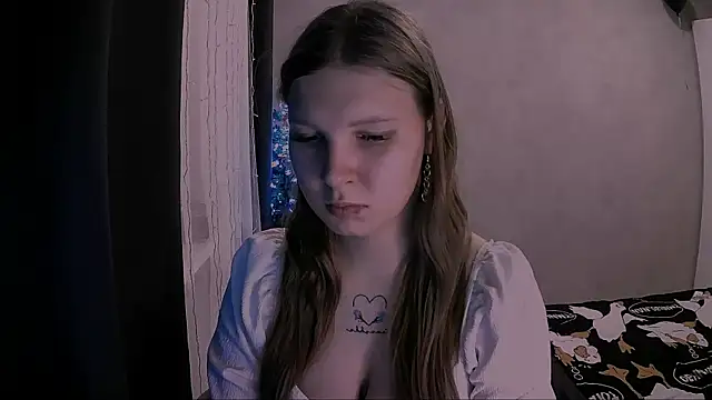 nelli lux  online show from 10, 1, 2026