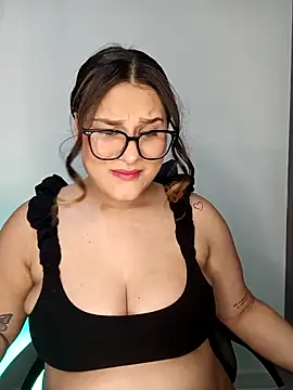 Snapshot of Valeriaa_21 chatting on 27, 3, 2026 Valeriaa 21 online show from 27, 3, 2026