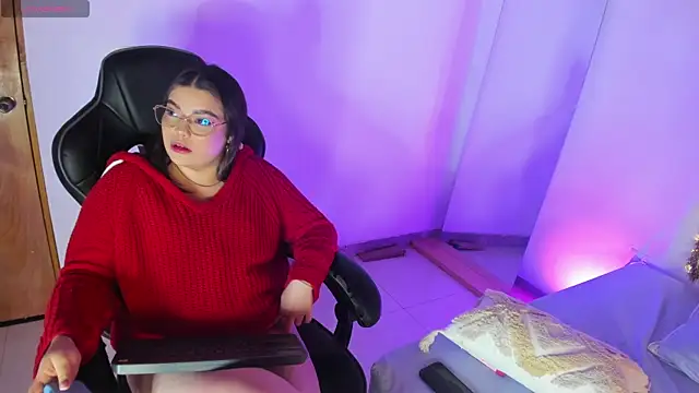 Snapshot of AngelMoonEyes chatting on 5, 12, 2025 AngelMoonEyes online show from 5, 12, 2025