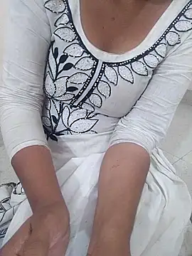 Snapshot of Riya_rani8 chatting on 2, 4, 2026 Riya rani8 online show from 2, 4, 2026