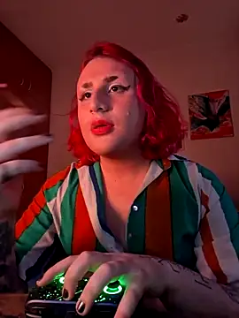 Snapshot of alien_ate_red chatting on 18, 12, 2025 alien ate red online show from 18, 12, 2025