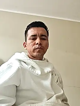 Robehts online show from 4, 12, 2025