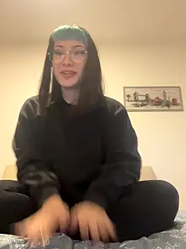 Snapshot of kiraquiin chatting on 17, 12, 2025 kiraquiin online show from 17, 12, 2025