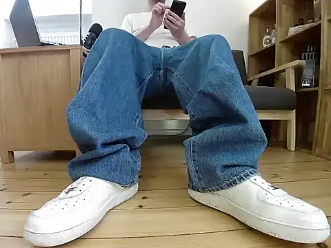 Snapshot of jonas_camboy chatting on 8, 4, 2026 jonas camboy online show from 8, 4, 2026