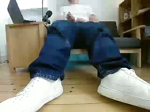 Snapshot of jonas_camboy chatting on 11, 4, 2026 jonas camboy online show from 11, 4, 2026