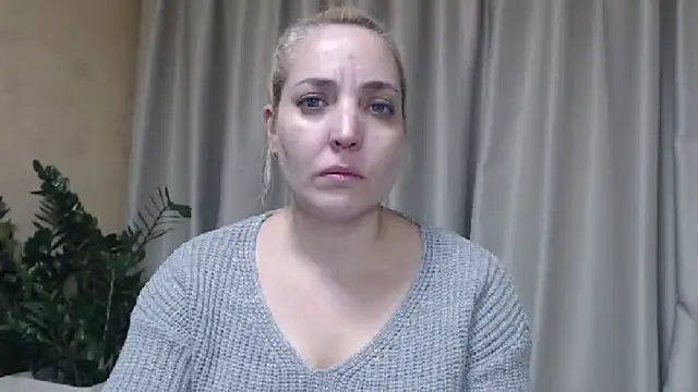 Snapshot of sweetpussy chatting on 17, 10, 2025 sweetpussy online show from 17, 10, 2025