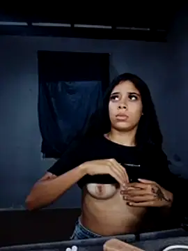 Snapshot of Vaness_hot chatting on 18, 3, 2026 Vaness hot online show from 18, 3, 2026