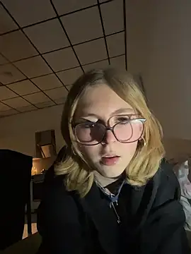 Snapshot of Milly-Kiss chatting on 6, 1, 2026 Milly-Kiss online show from 6, 1, 2026