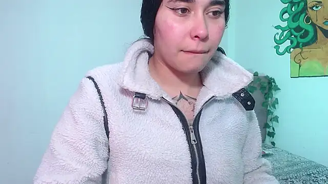 Snapshot of naomybenedetti chatting on 15, 12, 2025 naomybenedetti online show from 15, 12, 2025