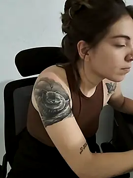 Snapshot of Ceciihot chatting on 20, 12, 2025 Ceciihot online show from 20, 12, 2025