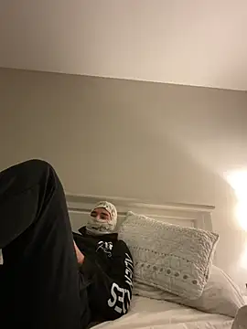 Snapshot of phantom898983 chatting on 25, 2, 2026 phantom898983 online show from 25, 2, 2026