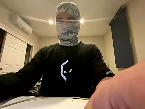 Snapshot of phantom898983 chatting on 4, 3, 2026 phantom898983 online show from 4, 3, 2026