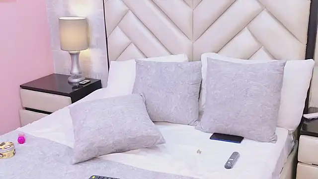 HeatherHazell online show from 14, 12, 2025