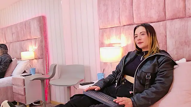 HeatherHazell online show from 16, 12, 2025