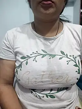 Snapshot of telugupravalli chatting on 11, 4, 2026 telugupravalli online show from 11, 4, 2026