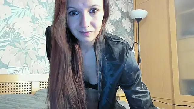 Snapshot of OliviaMuur chatting on 15, 12, 2025 OliviaMuur online show from 15, 12, 2025