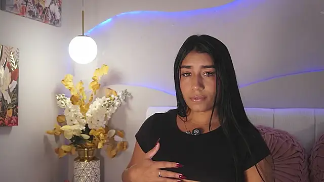 SaraJonesxx online show from 25, 2, 2026