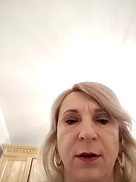 AhlyssaLove1155 online show from 17, 4, 2026