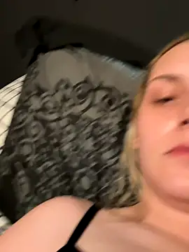 hotmom026 online show from 5, 12, 2025