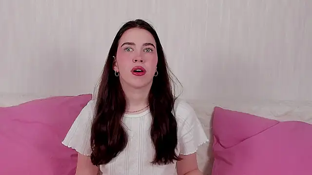 Snapshot of Kimberlybondd chatting on 15, 12, 2025 Kimberlybondd online show from 15, 12, 2025