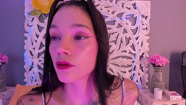 loraineblake online show from 24, 2, 2026