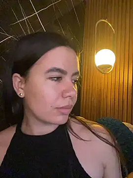 Snapshot of ValentinaEliot chatting on 4, 4, 2026 ValentinaEliot online show from 4, 4, 2026