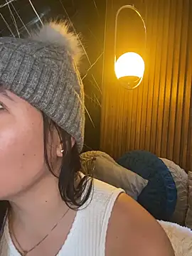 Snapshot of ValentinaEliot chatting on 4, 4, 2026 ValentinaEliot online show from 4, 4, 2026