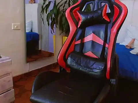 Snapshot of mia_collin_ chatting on 16, 12, 2025 mia collin online show from 16, 12, 2025