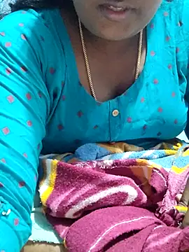 Snapshot of divyatamil143 chatting on 14, 12, 2025 divyatamil143 online show from 14, 12, 2025