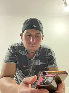 Snapshot of DarkOnebaki- chatting on 15, 12, 2025 DarkOnebaki- online show from 15, 12, 2025