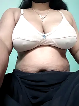 Snapshot of Uma-2 chatting on 23, 12, 2025 Uma-2 online show from 23, 12, 2025