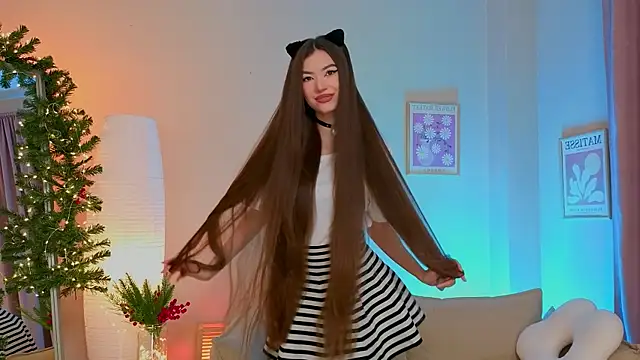 Snapshot of oliviaah_ chatting on 18, 12, 2025 oliviaah online show from 18, 12, 2025