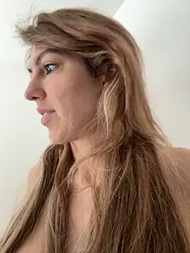 Snapshot of CelestialRuby chatting on 7, 11, 2025 CelestialRuby online show from 7, 11, 2025