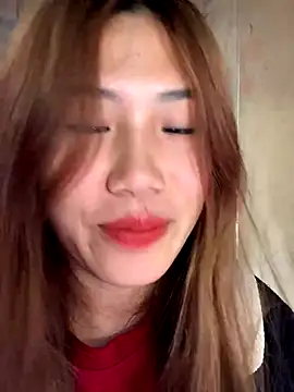 Snapshot of Fragrance-2222 chatting on 15, 12, 2025 Fragrance-2222 online show from 15, 12, 2025