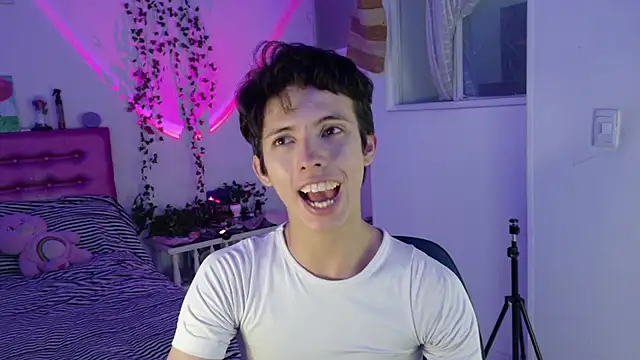 Snapshot of Dani_Dancer chatting on 5, 7, 2026 Dani Dancer online show from 5, 7, 2026