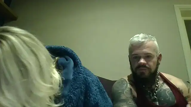 Snapshot of trans_man_and_his_dom chatting on 14, 12, 2025 trans man and his dom online show from 14, 12, 2025