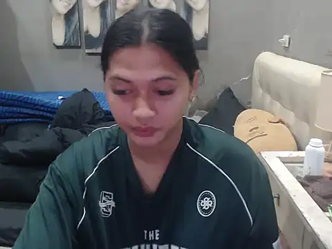 Snapshot of Princess_hottie21 chatting on 8, 3, 2026 Princess hottie21 online show from 8, 3, 2026