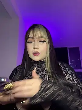 Snapshot of Daniela_ruizz chatting on 10, 5, 2026 Daniela ruizz online show from 10, 5, 2026