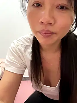 Snapshot of cmvoo chatting on 18, 12, 2025 cmvoo online show from 18, 12, 2025