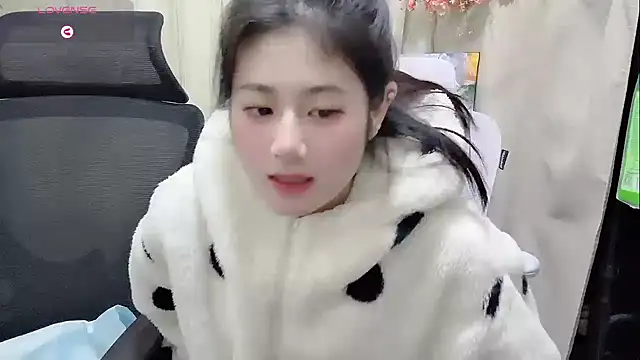 Yvonne-07 online show from 19, 12, 2025