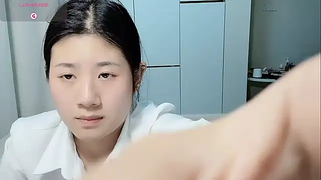 Yvonne-07 online show from 17, 4, 2026