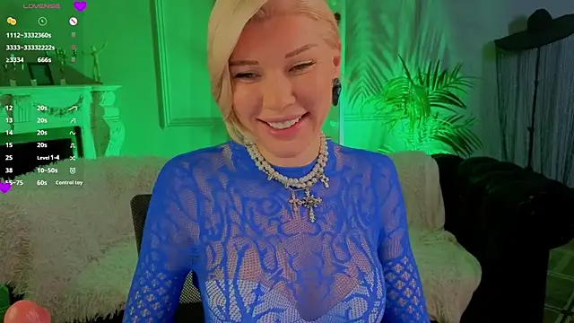 Snapshot of Lindsi_Luvviv chatting on 13, 4, 2026 Lindsi Luvviv online show from 13, 4, 2026