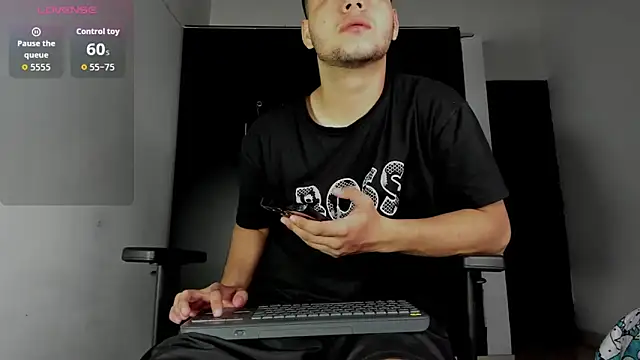 Snapshot of Liam_Mateo chatting on 22, 12, 2025 Liam Mateo online show from 22, 12, 2025