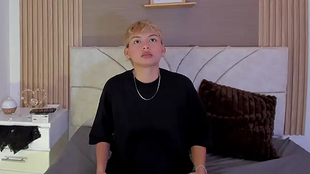 Snapshot of tefi_meow_ chatting on 22, 4, 2026 tefi meow online show from 22, 4, 2026