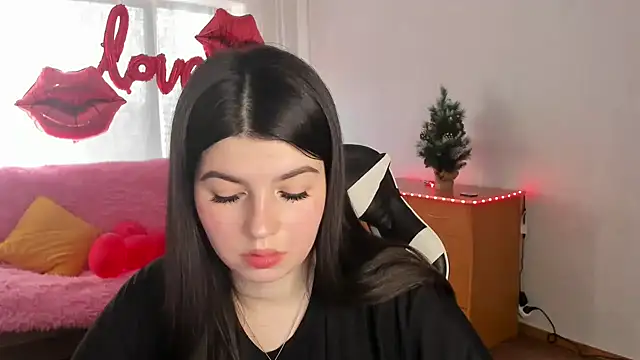 KisaModel online show from 19, 2, 2026