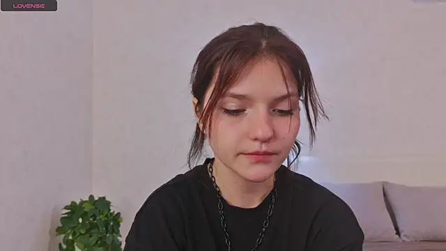 Snapshot of NyraVesperis chatting on 22, 4, 2026 NyraVesperis online show from 22, 4, 2026